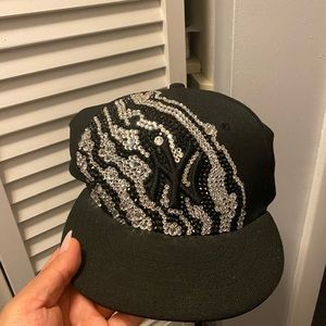 Custom Zebra Crystal NY Yankees Fitted hat